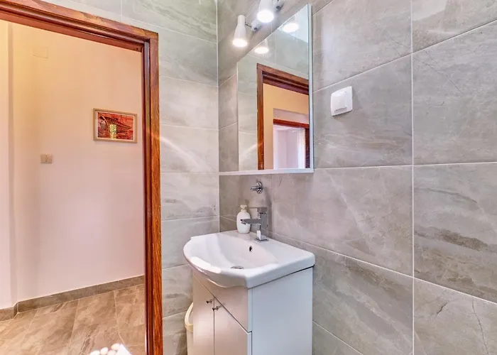 Eco Secluded Zabodarski Appartement