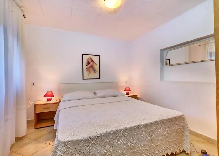 Eco Secluded Zabodarski Appartement *