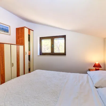 Eco Secluded Zabodarski Apartment *
