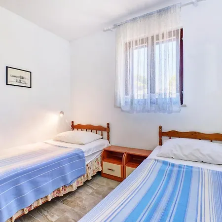Eco Secluded Zabodarski Apartment