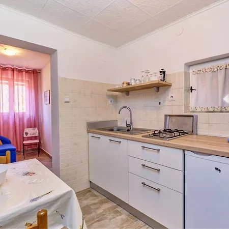 Eco Secluded Zabodarski Apartment *
