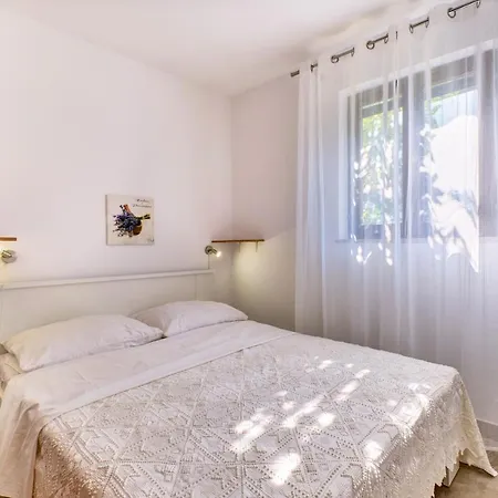 Apartment Eco Secluded Zabodarski