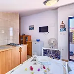 Eco Secluded Zabodarski Apartment Čunski