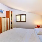Eco Secluded Zabodarski Apartment *