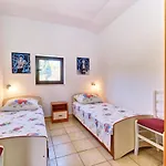 Eco Secluded Zabodarski Apartment
