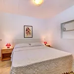 Eco Secluded Zabodarski Apartment *